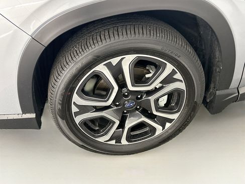 Used 2024 Subaru Ascent Limited image 11