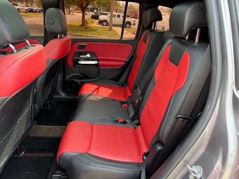 Used 2021 Mercedes-Benz GLB 35 AMG 4MATIC image 16