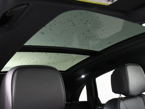 Certified 2025 Porsche Macan image 25