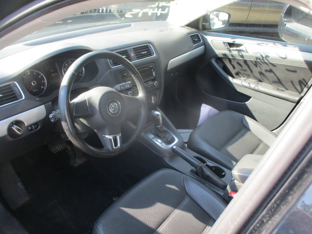 Used 2013 Volkswagen Jetta SE FWD image 9