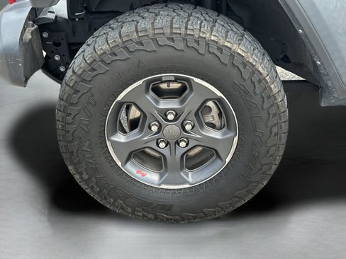 Used 2023 Jeep Gladiator Rubicon w/ Cold Weather Group AWD/4WD image 31