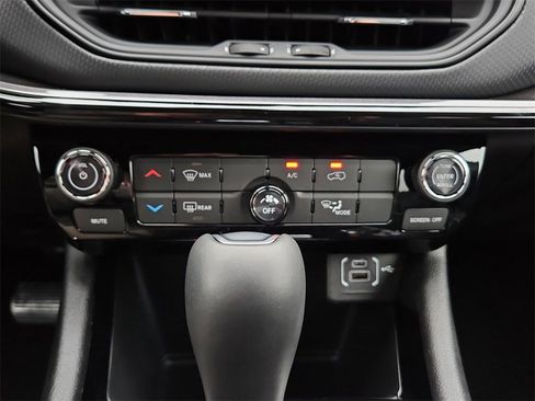 New 2026 Jeep Compass Latitude image 26