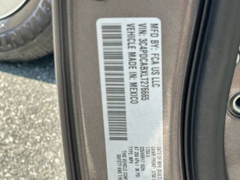 Used 2020 Dodge Journey SE FWD image 39