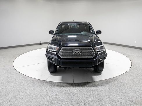 Used 2017 Toyota Tacoma TRD Off-Road image 26