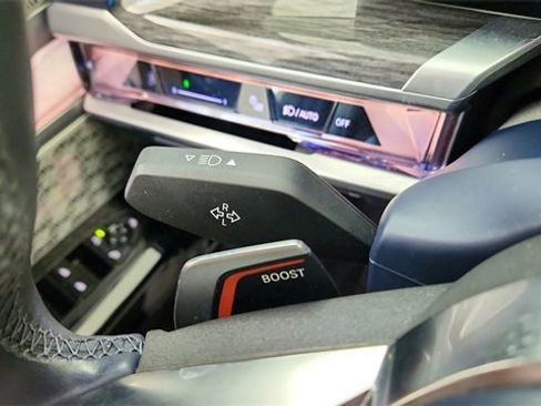 Used 2023 BMW i7 xDrive60 image 42