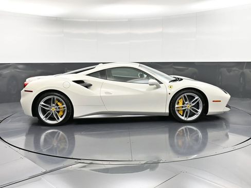 Used 2017 Ferrari 488 GTB image 9