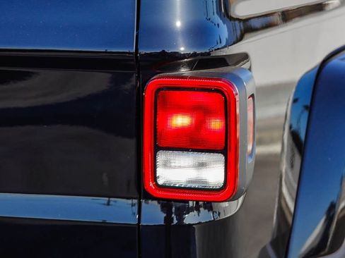 New 2026 Jeep Gladiator Sport image 10