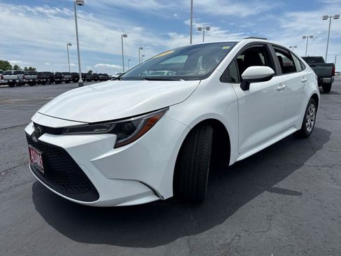 Used 2022 Toyota Corolla LE FWD image 4
