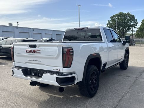 Used 2025 GMC Sierra 2500 AT4 w/ AT4 Premium Plus Package image 15