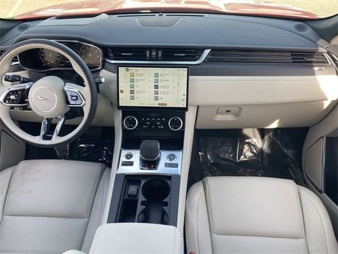 Used 2025 Jaguar F-PACE R-Dynamic S image 15