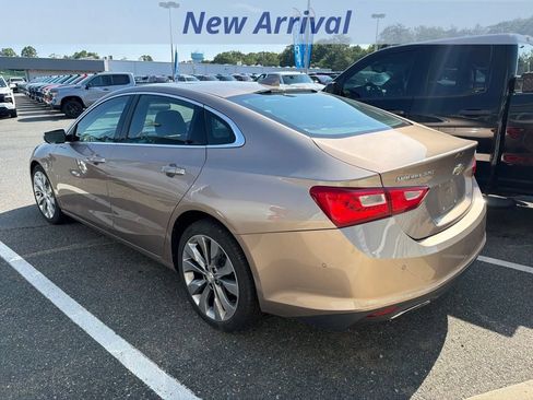 Used 2018 Chevrolet Malibu Premier w/ Premier Sun and Wheel Package FWD image 7