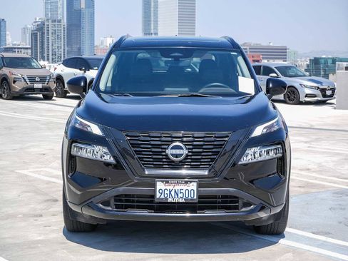 Used 2023 Nissan Rogue SV w/ SV Premium B Package FWD image 2