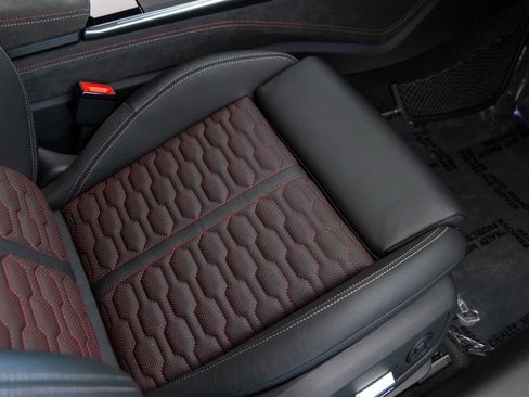 Used 2025 Audi RS 6 performance image 92