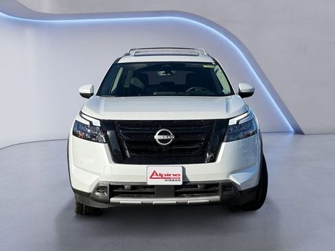 New 2025 Nissan Pathfinder Platinum w/ Black Appearance Package image 8