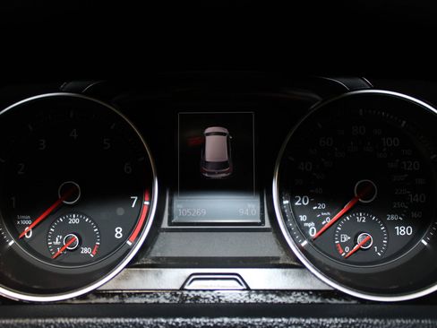 Used 2015 Volkswagen GTI SE FWD image 13