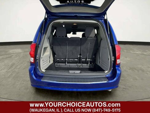 Used 2019 Dodge Grand Caravan SE FWD image 25