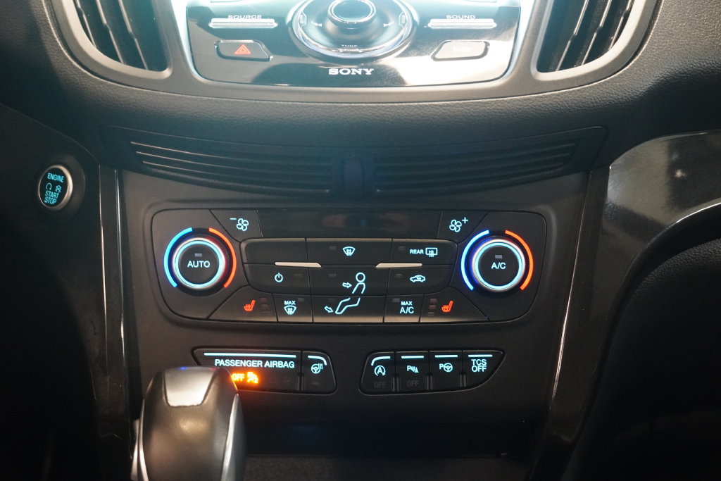 Used 2018 Ford Escape Titanium w/ Ford Safe & Smart Package AWD/4WD image 22