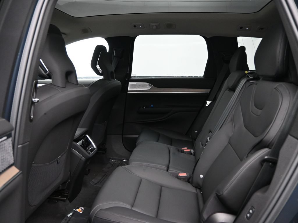 Used 2025 Volvo EX90 Ultra AWD/4WD image 23
