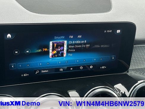 Certified 2022 Mercedes-Benz GLB 250 4MATIC image 28