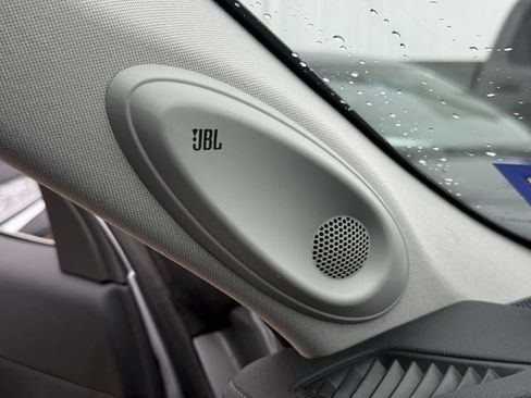 Used 2022 Toyota Highlander Limited FWD image 27