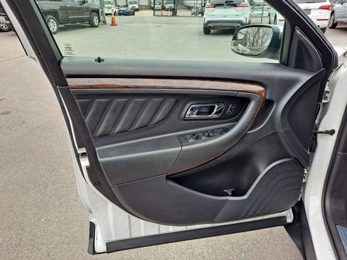 Used 2014 Ford Taurus Limited FWD image 10
