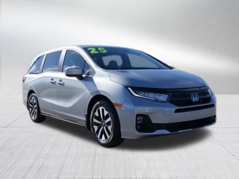 Certified 2025 Honda Odyssey EX-L image 9