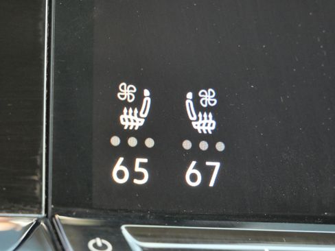 Used 2024 Volkswagen Atlas SE AWD/4WD image 30