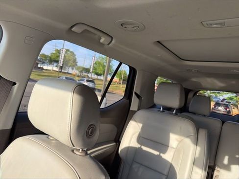 Used 2019 Chevrolet Traverse LT w/ LT Premium Package image 17