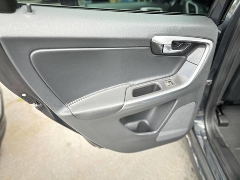 Used 2015 Volvo XC60 T6 FWD image 17