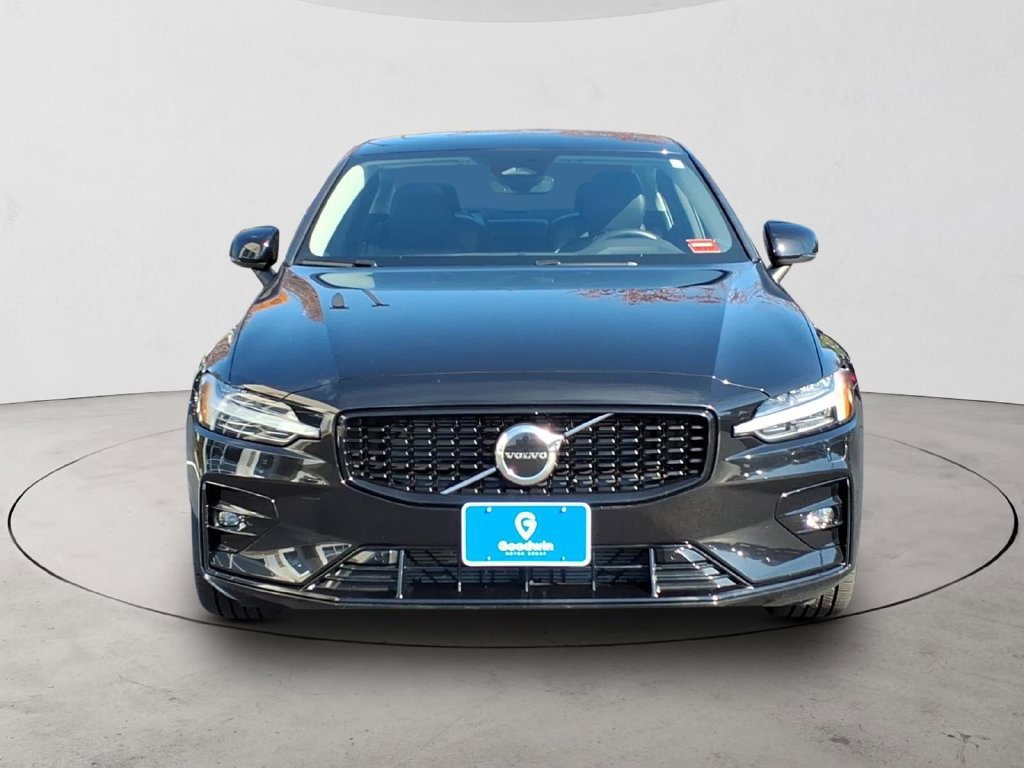 Used 2024 Volvo S60 B5 Core w/ Climate Package FWD image 2