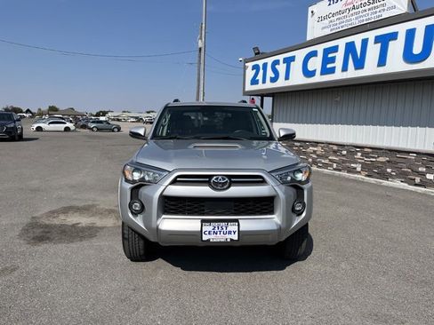 Used 2024 Toyota 4Runner TRD Off-Road Premium image 2