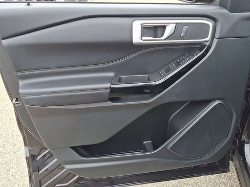 Used 2022 Ford Explorer ST w/ ST Street Pack AWD/4WD image 14