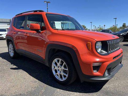 Used 2019 Jeep Renegade Latitude image 3