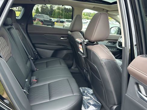 New 2026 Nissan Murano Platinum image 11