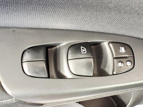 Used 2015 Nissan Sentra SV FWD image 15