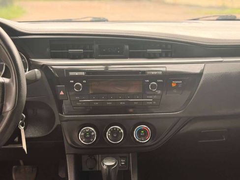 Used 2014 Toyota Corolla L FWD image 17