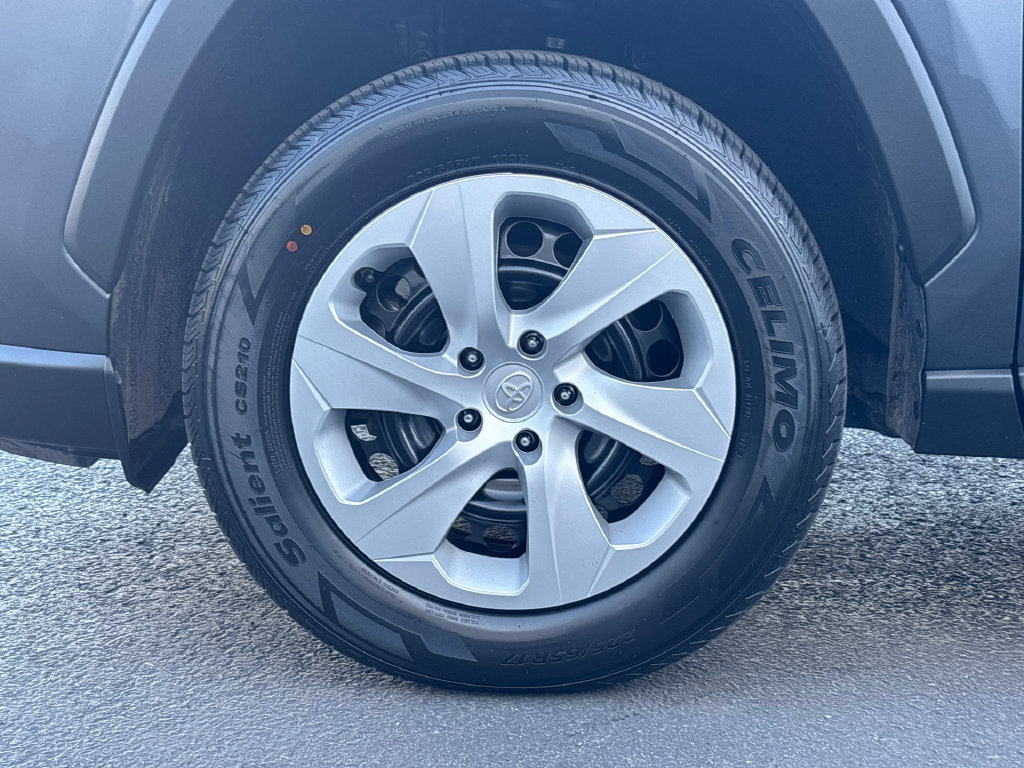 Certified 2025 Toyota RAV4 LE AWD/4WD image 7