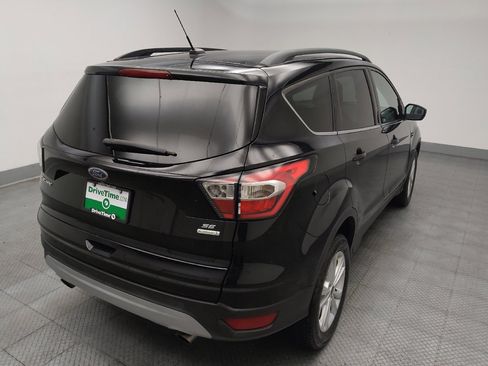 Used 2017 Ford Escape SE w/ Equipment Group 201A FWD image 9