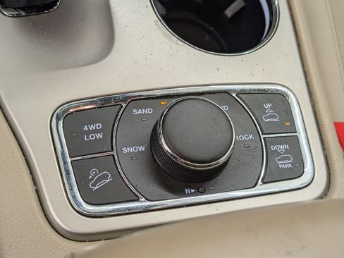 Used 2015 Jeep Grand Cherokee Overland image 21