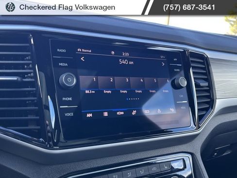 Used 2022 Volkswagen Atlas Cross Sport SE w/ Panoramic Sunroof Package image 38