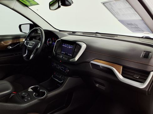 Used 2020 GMC Terrain SLE w/ Driver Convenience Package FWD image 9