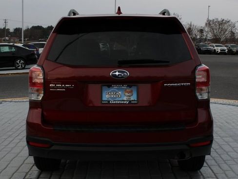 Used 2018 Subaru Forester 2.5i Premium w/ All-Weather Package image 4