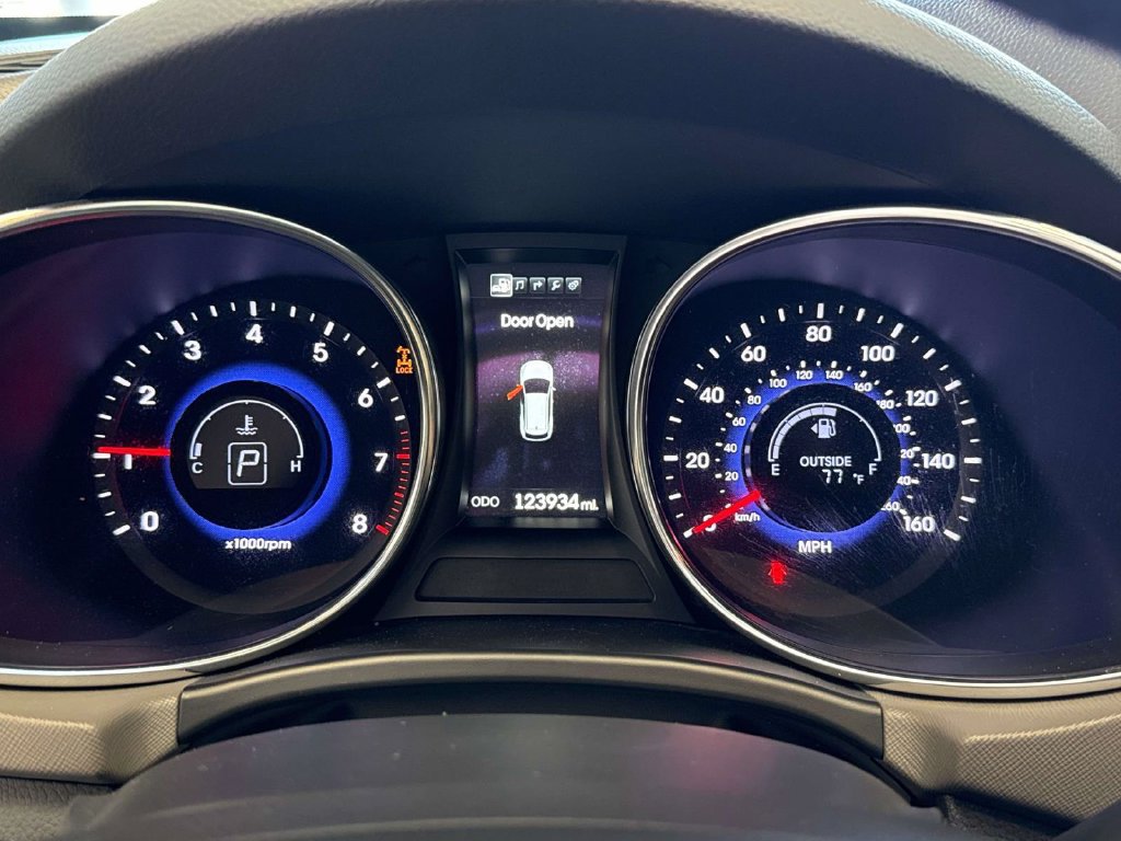 Used 2016 Hyundai Santa Fe SE w/ Option Group 03 AWD/4WD image 26