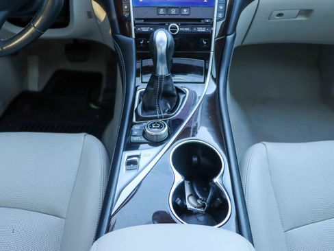 Used 2015 INFINITI Q50 Premium w/ Deluxe Touring Package image 26