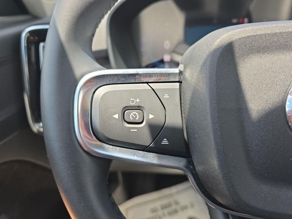 Used 2023 Volvo XC40 B5 Plus w/ Driver Assist Package AWD/4WD image 20
