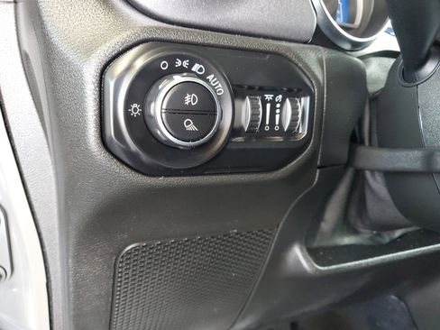 Certified 2021 Jeep Gladiator Mojave AWD/4WD image 22