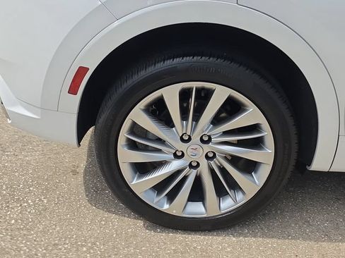 Used 2025 Buick Envision Avenir AWD/4WD image 5