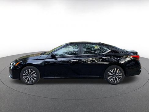 Used 2025 Nissan Altima 2.5 SV image 4