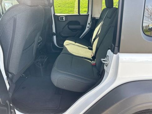 Used 2025 Jeep Wrangler Sport S image 9