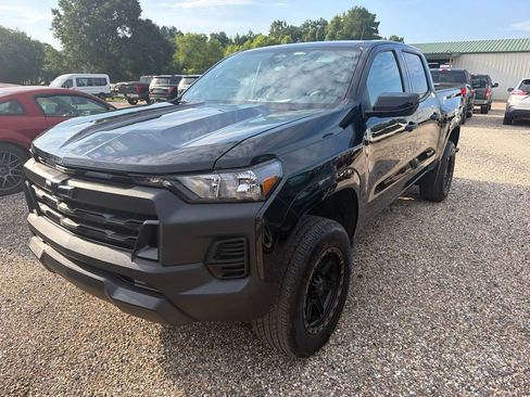 Used 2024 Chevrolet Colorado W/T w/ WT Convenience Package II RWD image 1